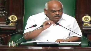 கோர்ட் பற்றி பேசமாட்டேன்.. விப் பிறப்பிக்க சட்டசபை குழு தலைவருக்கு அதிகாரம் உள்ளது: சபாநாயகர் அதிரடி