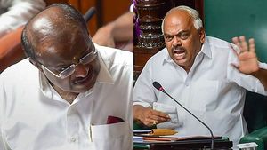 2 முறை சந்தித்தும் ஏற்காத சபாநாயகர்.. மதியம் முதல் சட்டசபை வராத குமாரசாமி! போலீஸ் குவிப்பு, பரபரப்பு