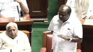 அதிருப்தி எம்எல்ஏக்களை நடு தெருவில் கொண்டு வந்து நிறுத்திவிட்டீர்கள்.. சட்டசபையில் குமாரசாமி ஆவேசம்