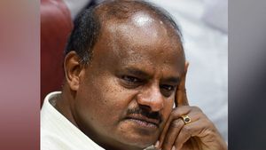 குமாரசாமி பதவி விலக மாட்டார்.. ஆளுநரை சந்திக்கும் திட்டமில்லை.. கர்நாடக முதல்வர் அலுவலகம் மறுப்பு! 