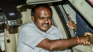 ஓடுங்க கூர்க் பக்கம்.. கர்நாடகாவில் மீண்டும் ஆரம்பித்த ரிசார்ட் அரசியல் 