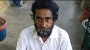 என்னை கடத்துகிறார்கள்.. காருக்குள் அமர மறுத்த முகிலன்.. பரபரப்பு 