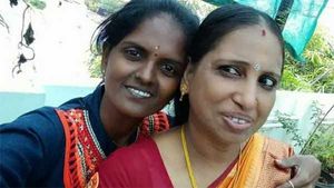  தலையில் மல்லிகைப்பூ, ஆரஞ்சு கலர் பட்டுபுடவை.. முகத்தில் பூரிப்பு.. நளினி ஹேப்பி! 