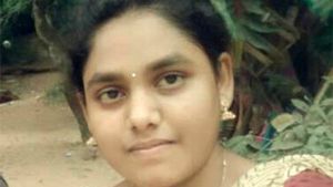 மது ஒழிப்பு போராளி நந்தினி, தந்தை ஆனந்தன் ஜாமீனில் விடுதலை 