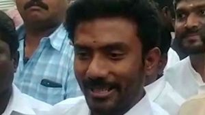 அதிமுக எம்பி ரவீந்திரநாத் வெற்றியை எதிர்த்து ஐகோர்டில் வழக்கு.. தேனி வாக்காளர் பரபரப்பு புகார் 
