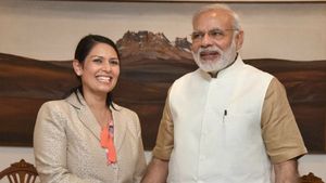 மோடியின் தீவிர ஆதரவாளர்.. குஜராத் பெண்.. பிரிட்டனில் உயரிய பதவிக்கு தேர்வு.. புதிய பிரதமர் அதிரடி! 