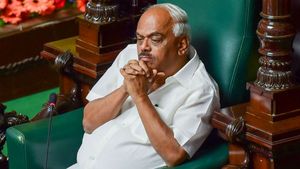 இன்றே நம்பிக்கை வாக்கெடுப்பு நிறைவேற்றனும்.. சபாநாயகருக்கு கர்நாடக ஆளுநர் திடீர் கடிதம்.. பரபரப்பு 