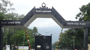 சேலம் உருக்காலையை தனியாருக்கு விட மாட்டோம்.. அரசின் முயற்சியை முறியடிப்போம்.. தொழிலாளர்கள் உறுதி 