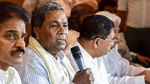 அதிமுக பாணியில் கர்நாடக காங்கிரஸ்.. எதிர்ப்பு எம்எல்ஏக்கள் மீது சட்ட நடவடிக்கை.. அதிரடி அறிவிப்பு 