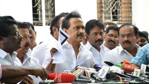 அரசியல் காழ்ப்புணர்ச்சி காரணமாக என் மீது அவதூறு வழக்கு.! தமிழக அரசு மீது ஸ்டாலின் புகார் 