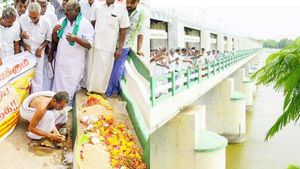 முக்கொம்பை அடைந்தது காவிரி.. விவசாயிகள் மகிழ்ச்சி.. 25,000 கன அடி நீர் திறக்க கோரிக்கை! 