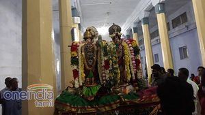 மீண்டும் குளத்திற்கு செல்லும் அத்திவரதர்.. இன்றுடன் நிறைவு பெறும் தரிசனம்.. அலைமோதும் கூட்டம்! 
