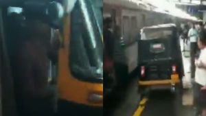 வீடியோ பாருங்க.. இந்த ஆட்டோ டிரைவருதான் உண்மையான சூப்பர் ஹீரோ... ஆனால் போலீஸ் செஞ்சதுதான் கொடுமை 