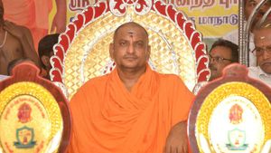 தேவாங்கர் சமுதாயத்தினர்  அனைத்திலும் முன்னேற வேண்டும்- ஸ்ரீ தயானந்தபுரி சுவாமி 