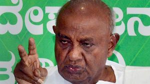 உள்ளாட்சி தேர்தலில் எந்த கட்சியுடனும் மஜத கூட்டணி சேரப்போவதில்லை.. தேவகவுடா அறிவிப்பு 