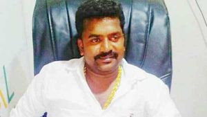 மதுரையில் பரபரப்பு.. திமுக பிரமுகர் ராஜா கொடூரமாக வெட்டி படுகொலை.. காரணம் என்ன? 