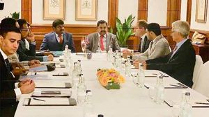 சாதிச்சிட்டாரே எடப்பாடியார்.. தமிழகத்தில் நிறுவப்படுகிறது லண்டன் கிங்ஸ் மருத்துவமனை கிளை 