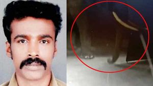 கதவை உடைத்து.. ஆக்ரோஷமாக நுழைந்த யானை.. 2 நாளில் 2 பேரை சுழட்டி சுழட்டி மிதித்தே கொன்றதால் பரபரப்பு 