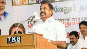 உதயநிதி ஸ்டாலின் சினிமாவில் நடித்தது ஏன் தெரியுமா? முதல்வர் பழனிச்சாமி கொடுத்த பரபரப்பு விளக்கம்! 