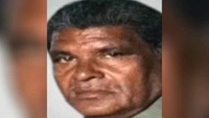 அளவுக்கு அதிகமாக கடன்.. கட்ட முடியாமல் நெருக்கடி.. வங்கி வாசலிலேயே விஷம் குடித்த விவசாயி! 