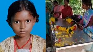 சாண எரு பள்ளத்தில் தேங்கிய மழை நீர்.. 2 சிறுமிகள் மூழ்கி பலி.. வேலூரில் சோகம்! 