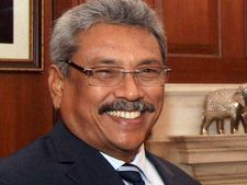 என் தம்பி அதிபர் தேர்தலில் போட்டியிடுவார்.. கோத்தபய ராஜபக்சேவை வேட்பாளராக அறிவித்தார் ராஜபக்சே! 
