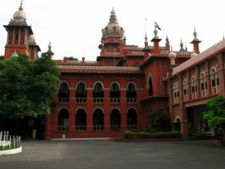 தனியார் மருத்துவமனையில் சிகிச்சை பெற அனுமதி கோரி வழக்கு தொடர்ந்த சிலை கடத்தல் கைதி 