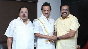 மிட்டாய் கொடுத்து பெற்ற வெற்றி.. அதிமுகவின் பொய் பரப்புரையை நிராகரித்த மக்கள்.. ஸ்டாலின் 