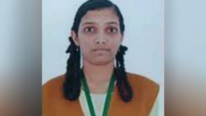 ஃபேனில் தூக்கிட்டு தொங்கிய கீர்த்தனா.. 2 முறை நீட் எழுதியும் தோல்வி.. சீட் கிடைக்காத விரக்தி! 