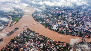 கேரளாவில் மழை, வெள்ளம் கோரத் தாண்டவம்.. பலி எண்ணிக்கை 57-ஆக உயர்வு.. 1,65 லட்சம் பேர் இடமாற்றம் 