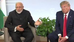 காஷ்மீர் விவகாரத்தை நாங்கள் பாத்துகறோம்.. யாரும் தலையிட வேண்டாம்.. டிரம்ப் முகத்தில் ஈயாட வைத்த மோடி