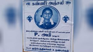 திருமணமான காதலனை கைப்பிடித்த பெண்.. ஆத்திரத்தில் மகளுக்கு கண்ணீர் அஞ்சலி போஸ்டர் ஒட்டிய தாய் 