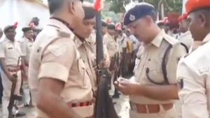 முக்கியமான நேரத்தில் சுடாத துப்பாக்கி.. அதிர்ச்சியடைந்த போலீசார்.. வைரலாகும் வீடியோ 