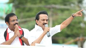 சூடு பிடிக்கும் வேலூர் களம்.. ஸ்டாலின், கதிர் ஆனந்த் மீது பாய்ந்தது வழக்கு 