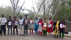 வங்கித் தேர்வில் குளறுபடி. சுமார் 50 மாணவர்கள் தேர்வு எழுத முடியாமல் தவிப்பு! ஏமாற்றம்! 
