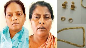 வேற காட்டுங்க.. இது நல்லா இல்லை.. லாவகமாக நடித்து லவட்டி கொண்டு போன பெண்கள்!