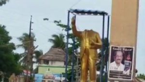 அம்பேத்கர் சிலை உடைக்கப்பட்டதால் பரபரப்பு.. வேதாரண்யம், கோவையில் போராட்டம்.. போலீஸ் குவிப்பு! 
