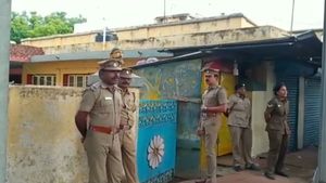கோவையில் லஷ்கர் தீவிரவாதிகள் நடமாட்டம் இல்லை.. போலீஸ் தகவல்.. மக்கள் நிம்மதி 