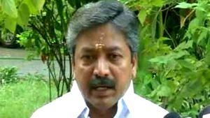 அமைச்சர் சி.வி.சண்முகம் சிங்கப்பூர் பயணம் சென்றது ஏன்..?