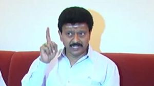 சசிகலா விடுதலையை தினகரன் விரும்பவில்லை... தாய்மாமா திவாகரன் புது புகார்