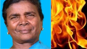 சொத்தை தரப்போறியா இல்லையா.. தூங்கி கொண்டிருந்த கணவனை தீ வைத்து கொளுத்திய மனைவி! 