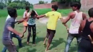 16 வயது பெண்.. 3 இளைஞர்களின் அராஜகம்.. வீடியோ வெளியிட்ட கொடூரம்.. ஊர் கூடி வெளுத்ததால் பரபரப்பு! 
