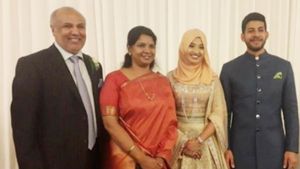 இலங்கை: ரவூப் ஹக்கீம் இல்ல திருமண விழாவில் கனிமொழி - சிறிசேனா, ரணிலுடன் சந்திப்பு 