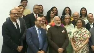 அமெரிக்காவில் மோடிக்கு காஷ்மீர் பண்டிட்டுக்கள் உற்சாக வரவேற்பு.. இன்று ஹவுடி மோடியில் பங்கேற்பு 
