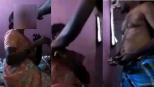 ஏன் கதவை சாத்துறேன்னு கேட்ட பெண்ணின் கணவரையும்.. உறவுக்கு அழைத்த சேலம் மோகன்ராஜ்! 