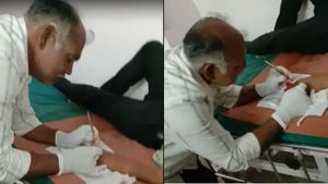 ரத்தம் சொட்ட சொட்ட நின்ற ரபீக்.. கையில் ஊசியுடன் வந்த முனியாண்டி.. பீதியை கிளப்பும் வீடியோ! 