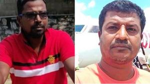 பைக்கில் பார்த்து போங்கப்பா.. எச்சரித்த 2 பேரை.. அரிவாளாலேயே வெட்டி சாய்த்த 7 பேர்! 