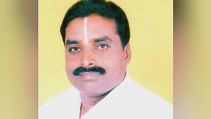 ரெட்டியார்பட்டி நாராயணன் பின்னணி என்ன.. இவருக்கு சீட் கிடைத்தது எப்படி?