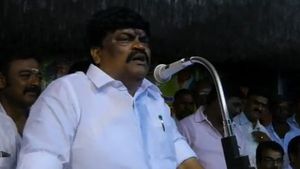 வா வா, மல்லுக்கு வா.. சண்டைக்கு வா.. மோதிப் போர்ப்போம்.. திமுகவுக்கு ராஜேந்திர பாலாஜி சவால்
