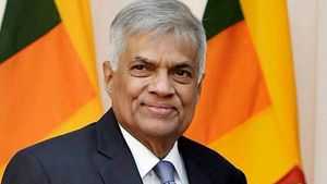 இலங்கை: அதிபர் தேர்தலில் மீண்டும் சிறிசேனா? முட்டுக்கட்டையாக இருக்கும் ரணில் எந்த நேரத்திலும் கைது? 